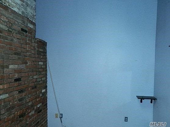3rd image of 103 Melrose Ave