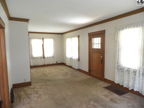 4th image of 316 Crescent Blvd