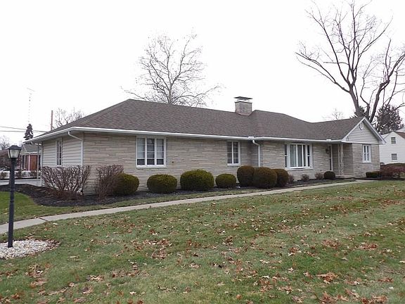 3rd image of 302 E Park Dr