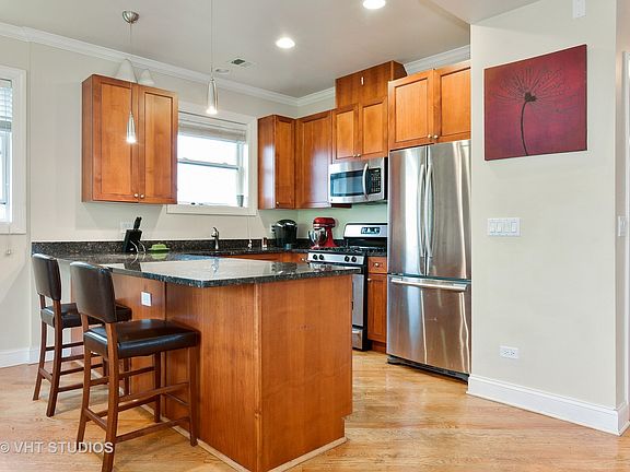 4th image of 3560 S Giles Ave Unit 4