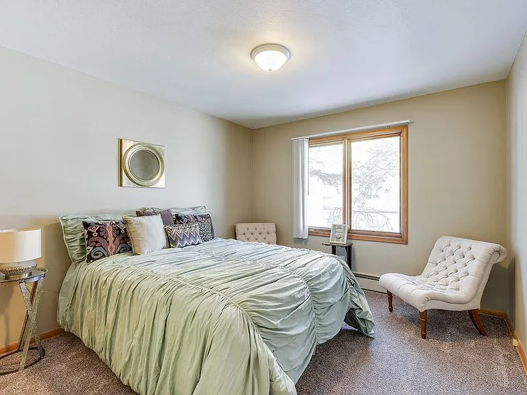 Edina Galleria Flats - 7008 Sandell Avenue