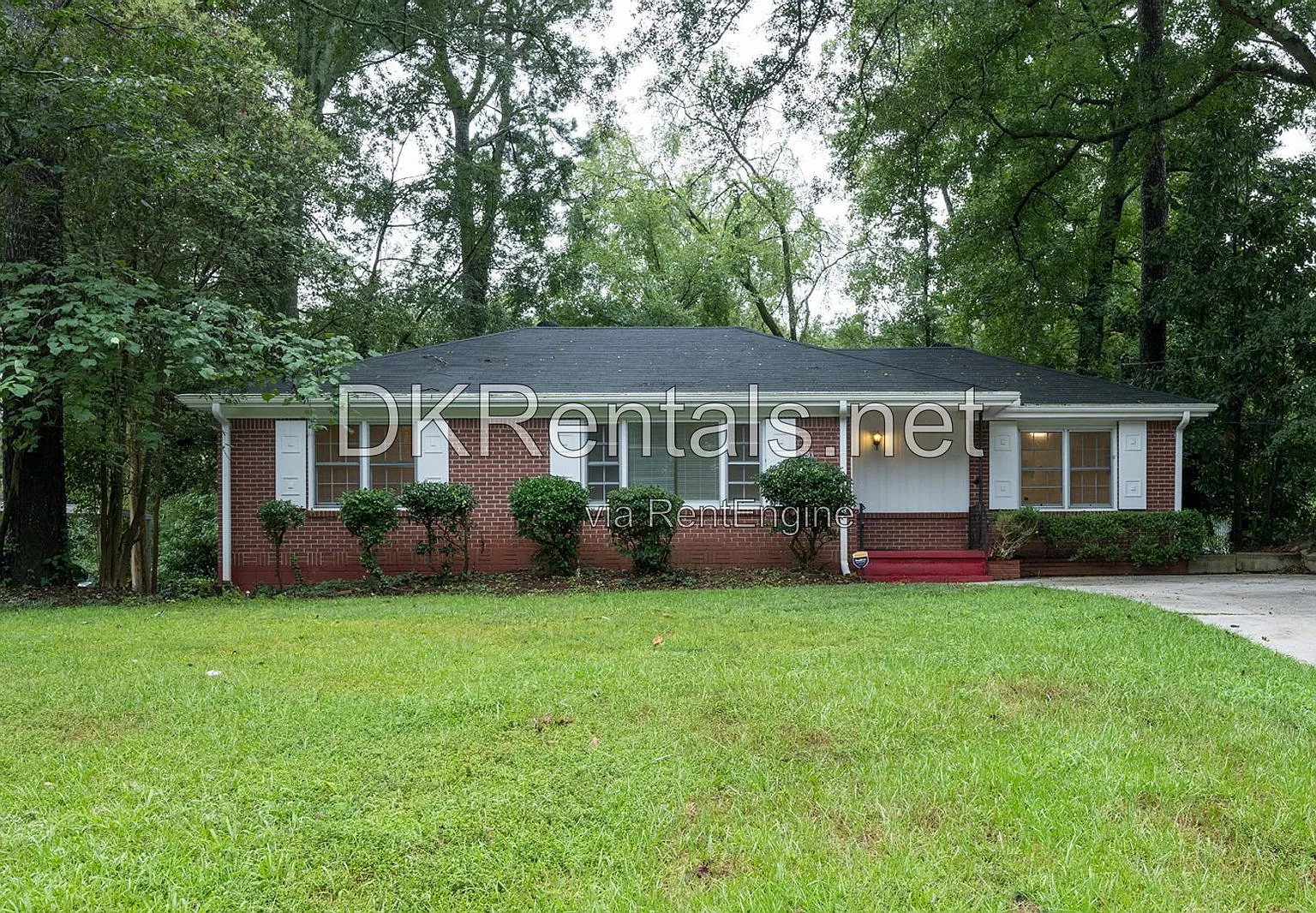 4 bed, 2.0 bath, 1317 sqft, $2,000 — Photo 1