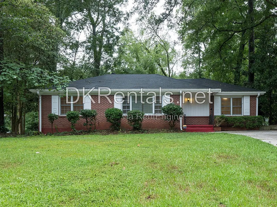 2293 Vistamont Dr