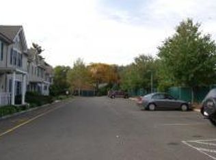 1527 Lamberts Mill Rd APT 3A, Westfield, NJ 07090