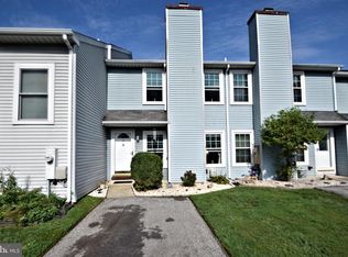 17 Bark Hollow Ln, Horsham, PA 19044