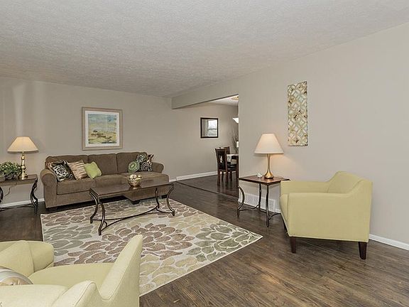 2nd image of 1233 Jackie Ln