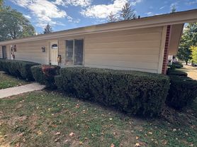 1028 Elmwood Ave, Fort Wayne, IN