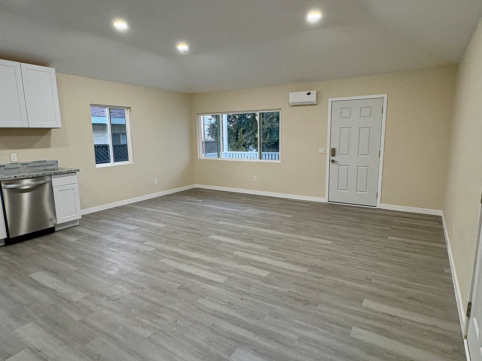 2 bed, 788 sqft, $3,900 — Photo 4