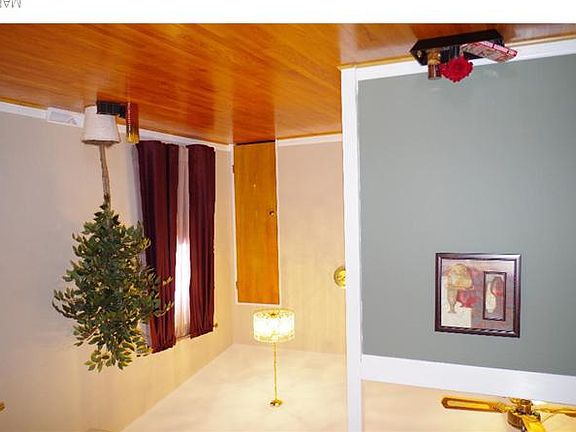 3rd image of 9623 Harold Dr