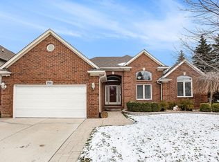 49084 Kilkenny Dr, Macomb, MI 48044