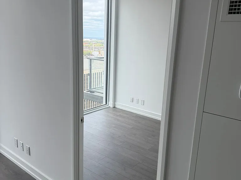 75 James St S #1703 — Photo 7