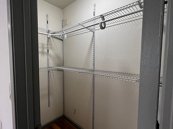 4th image of 412 E William St