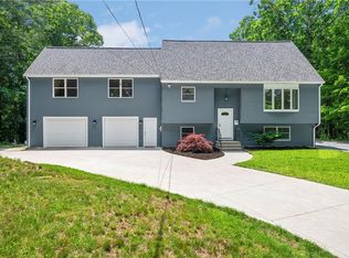 124 Eagle Peak Rd, Pascoag, RI 02859