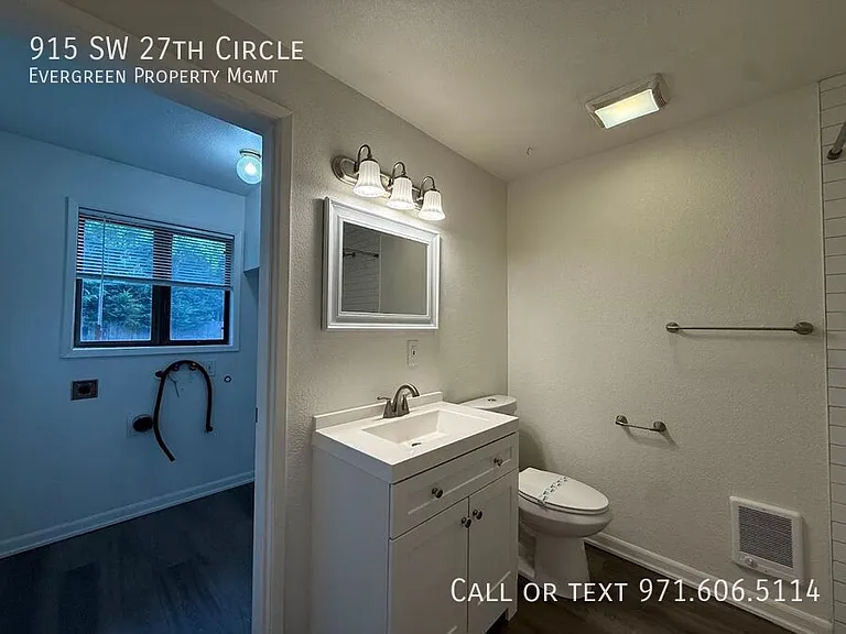 915 SW 27th Cir — Photo 17