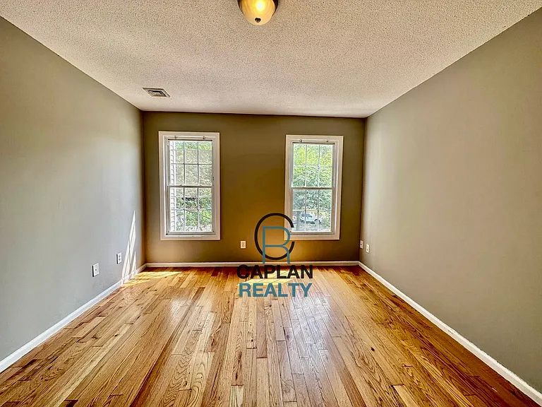 527 East St #1 — Photo 9