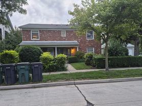 610 W 4th St, Royal Oak, MI