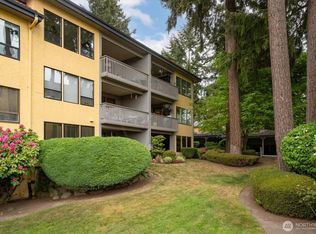 11638 100th Ave NE APT 302, Kirkland, WA 98034
