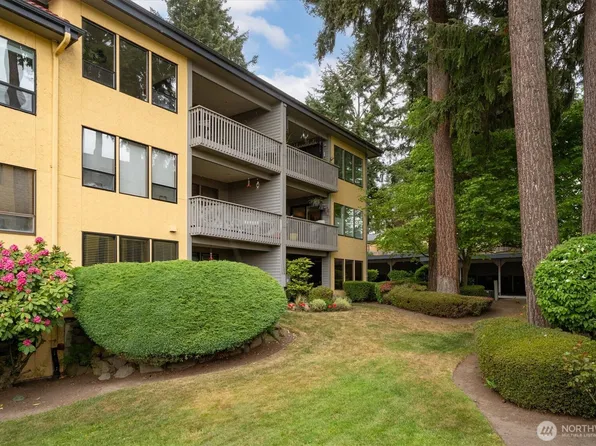 11638 100th Avenue NE #302, Kirkland, WA 98034