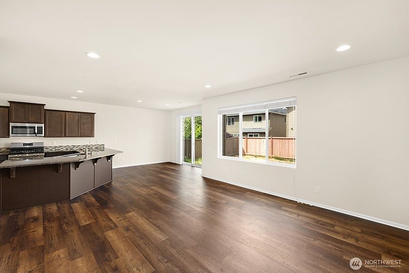 4th image of 10521 191st Street Ct E