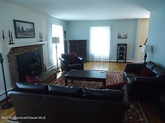 2nd image of 143 Manaqua Rd