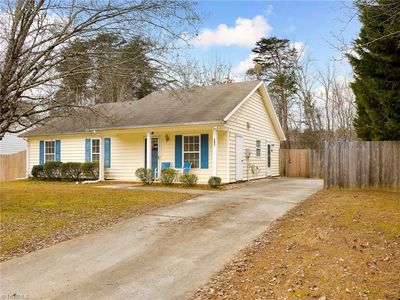 2821 Leo Dr, Greensboro, NC, 27405