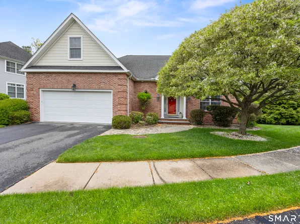 13 Stonegate Circle, Cheshire, CT 06410