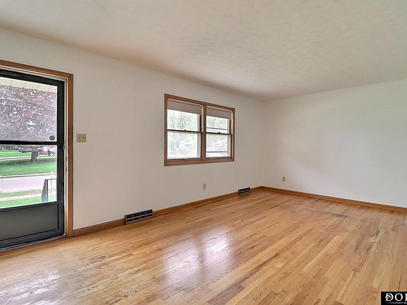 5th image of 1844 Austin Ln