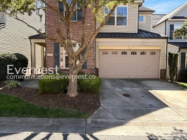 4981 Wyngate Village Dr, Winston Salem, NC 27103