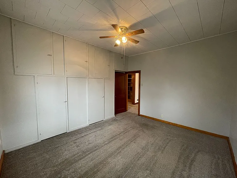 806 E Center St — Photo 12
