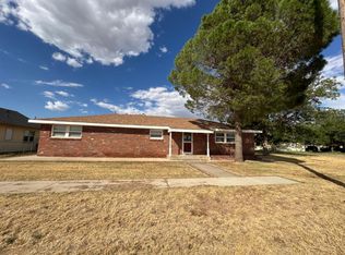 310 W Panhandle St, Slaton, TX 79364