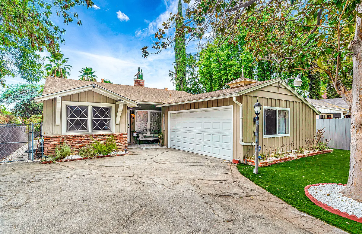 Building Photo - Ybarra Rd