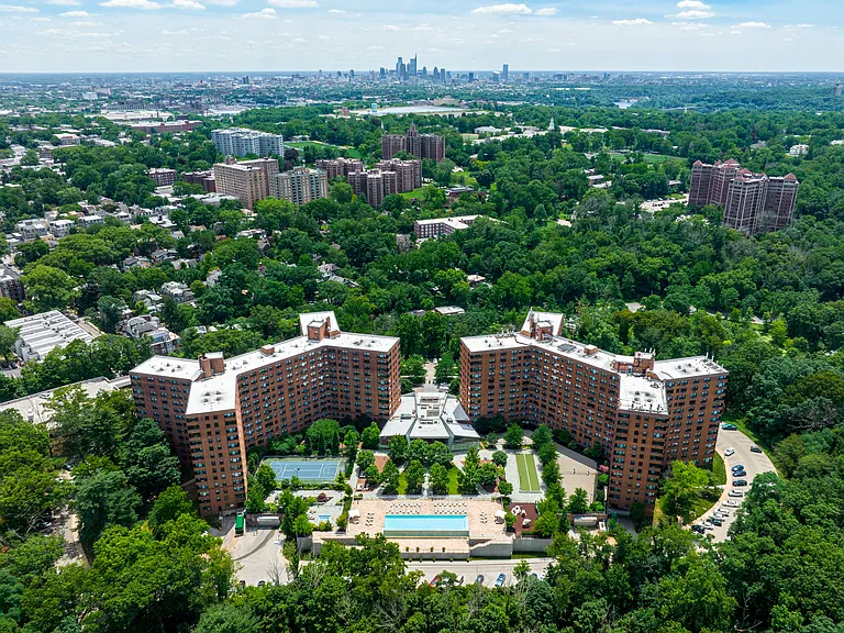 Rittenhouse Hill Sky View