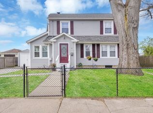 26 Windemere St, Springfield, MA 01104