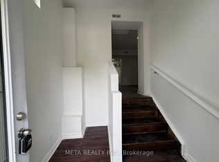 35 Duncombe Blvd, Toronto, ON M1M 3A4