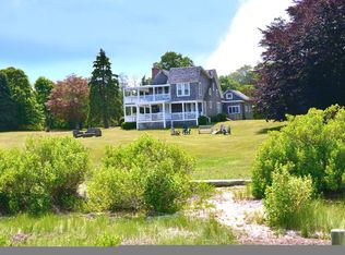 74-C Willow Ln, Shelter Island, NY 11964