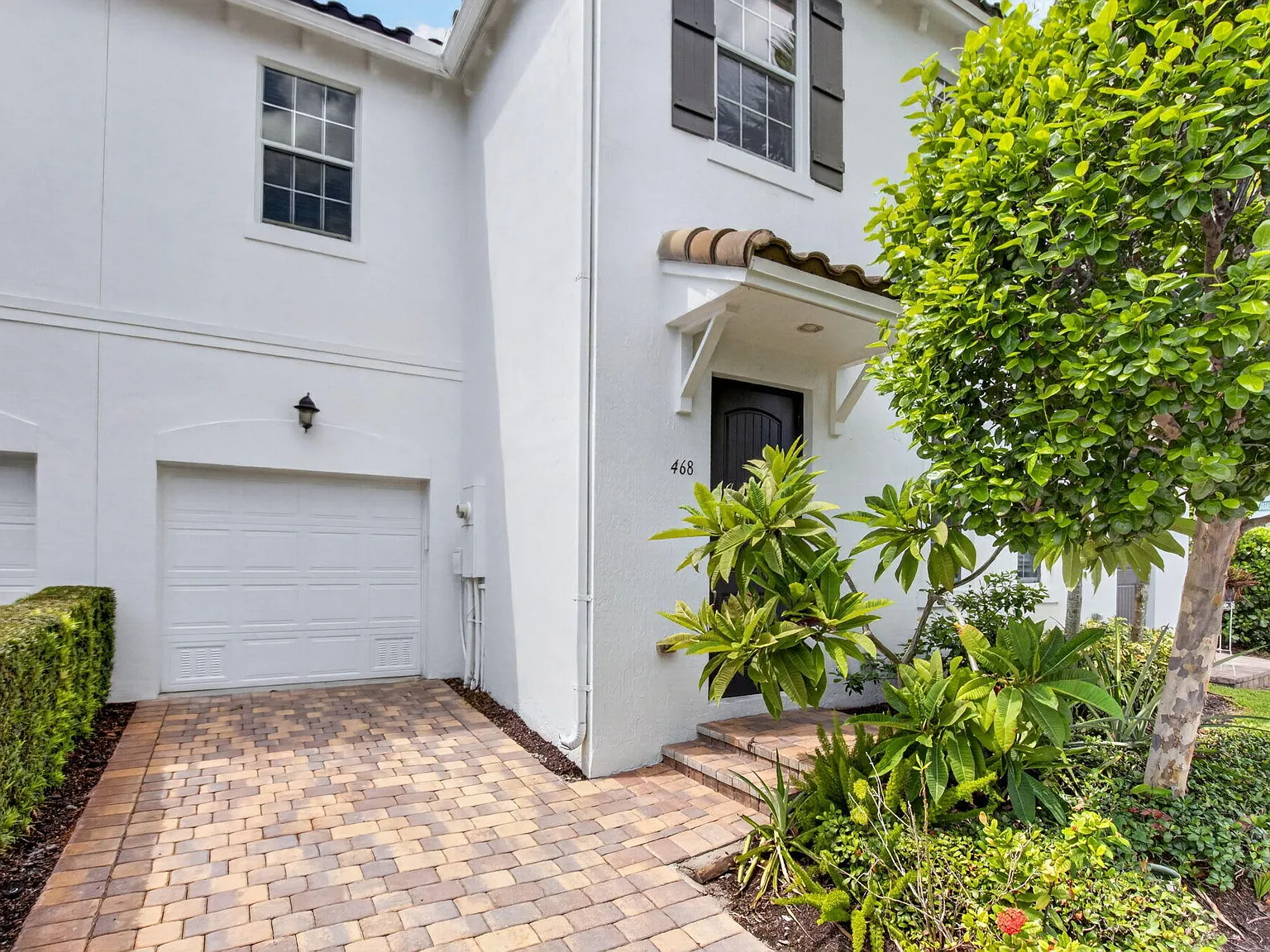 3 bed, 2.5 bath, 1505 sqft, $3,300 — Photo 2