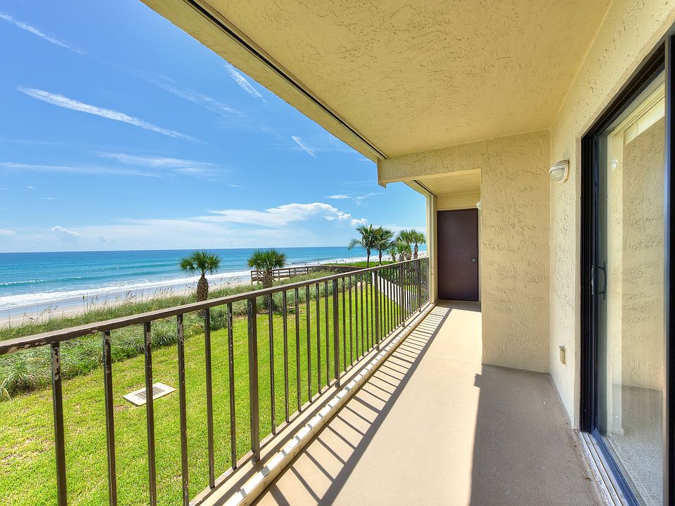 27' Oceanfront Balcony