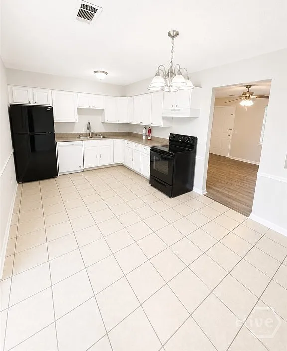 3 bed, 2.0 bath, 1145 sqft, $1,700 — Photo 4