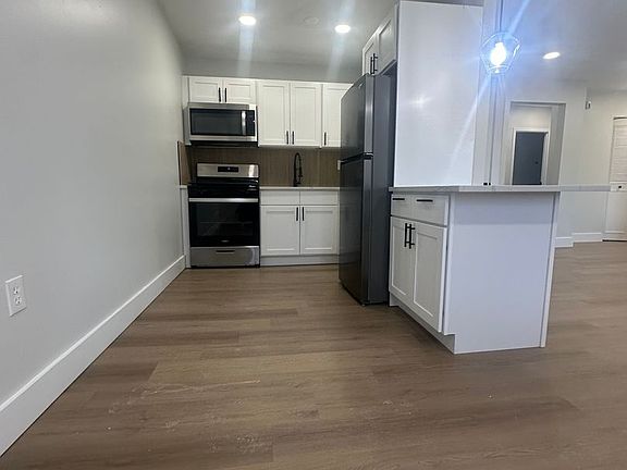 4th image of 164 Park Ave APT 204