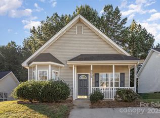 6316 Derryfield Dr, Charlotte, NC 28213