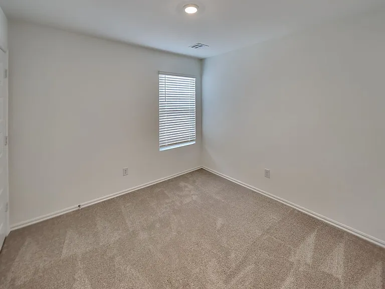 4000 Dutch Ln — Photo 11