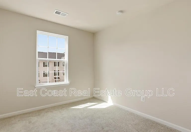 105 Dripping Spring Dr — Photo 20