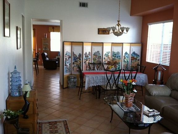 4th image of 988 Glendora Dr