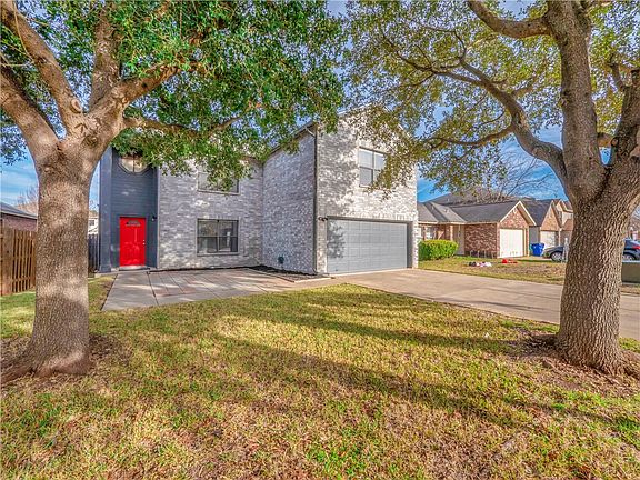 3rd image of 2602 Glen Field Dr