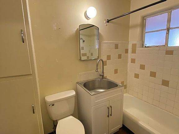 5th image of 1601 Tijeras Ave NE APT 29
