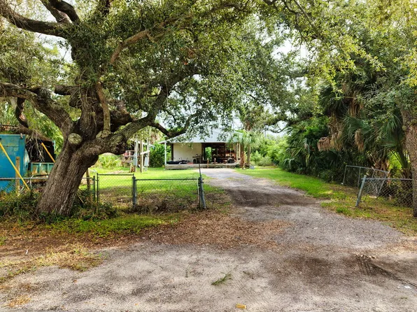 1234 Whiddon Ave, Cedar Key, FL 32625