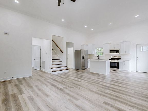 5th image of 146 Tanner Cir