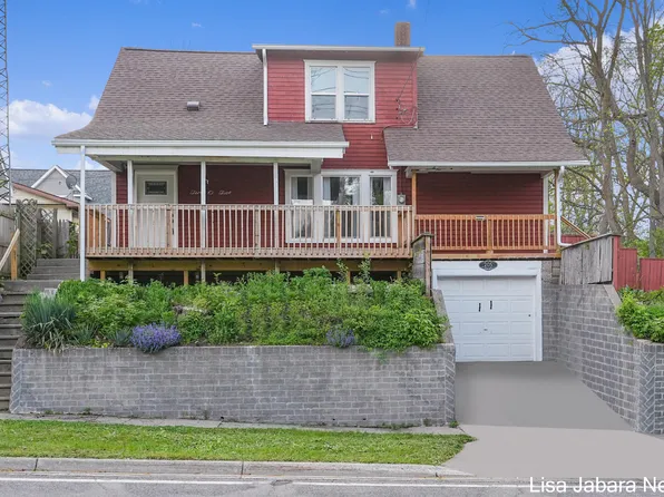 205 N Franklin St, Greenville, MI 48838