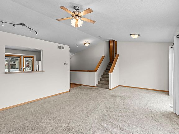 5th image of 935 Aspen Ln