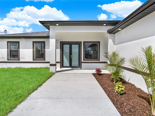 916 Manresa Ave S, Lehigh Acres, FL 33974